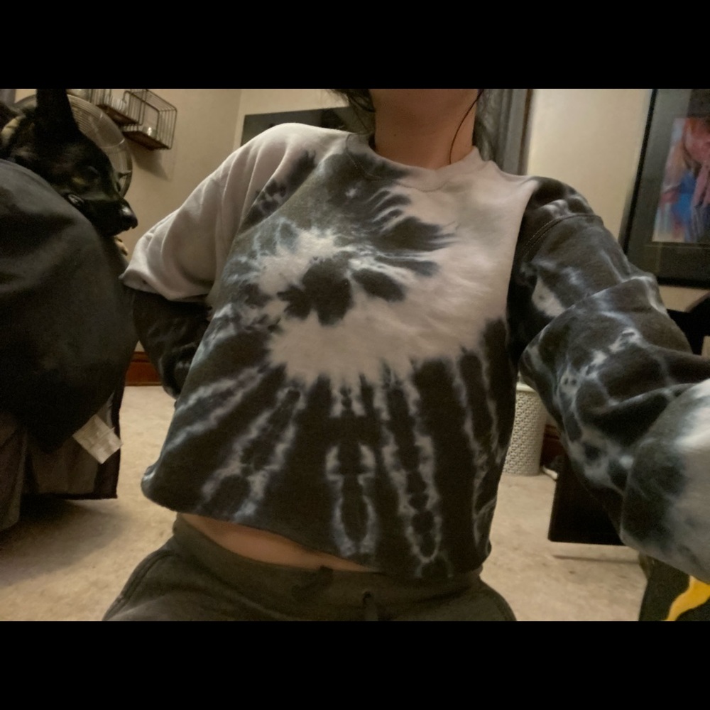 Navy & Light Blue Tie Dye Cropped Pullover